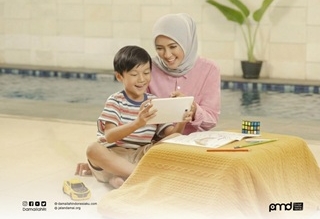 Bekal Praktis Anak di Ruang Digital: Melatih Berpikir Kritis, Mengenali Manipulasi, dan Berani Menolak
