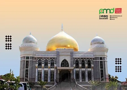 Solusi Umat; Akhlakul Karimah atau Khilafah?