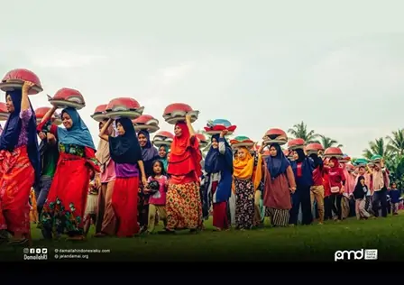 Tradisi Ngejot dalam Mengembalikan Fitrah Persaudaraan Lintas Iman