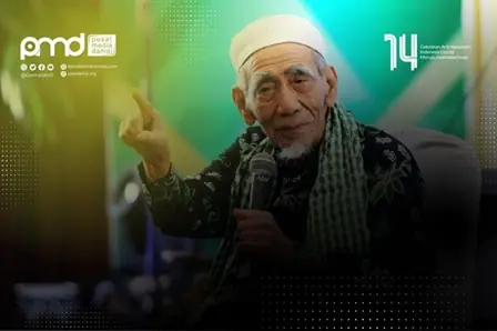 Mbah Moen, Ulama Kharismatik yang Selalu Bergandeng Tangan dengan Umara’