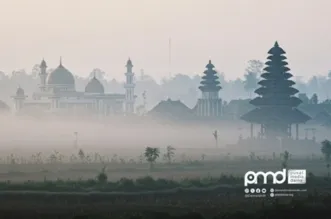 Pancasila : Jalan Tengah Menerapkan Syariat di Tengah Pluralitas